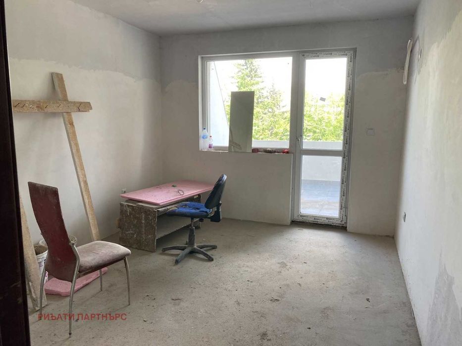 Продава се Двустаен апартамент в Перник, Изток - 102 кв.м за 1030 €/кв.м - Снимка #12