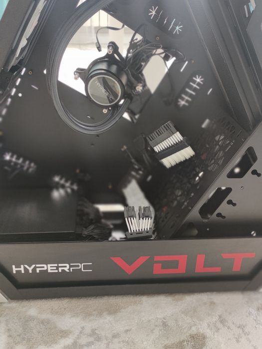 Компьютерный корпус, СЖО, блок питания.