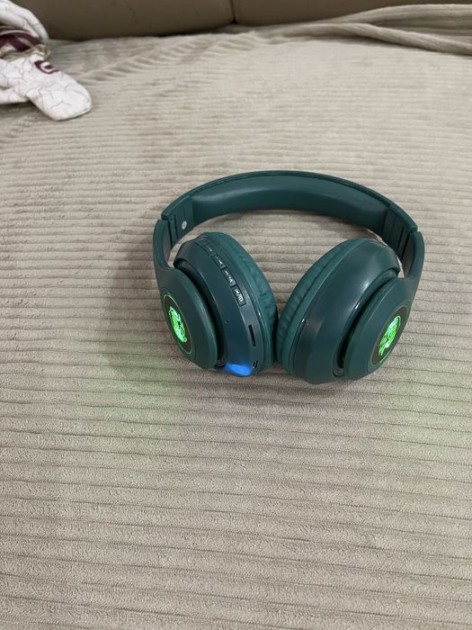 Продам наушники беспроводные в отличном рабочем состоянии