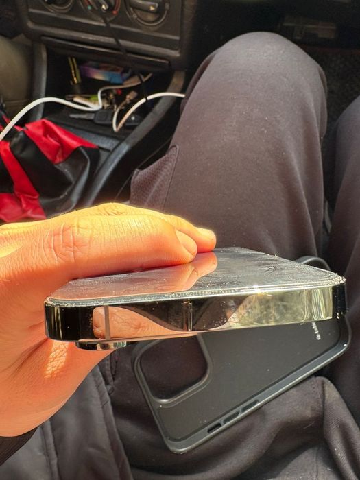 Продам айфон 14 про