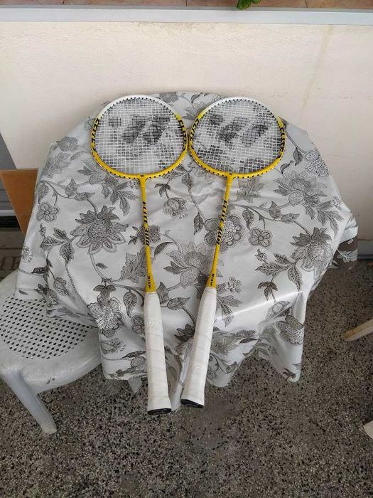 Продавам ракети федербал, плавници и маска, хилки тенис на маса