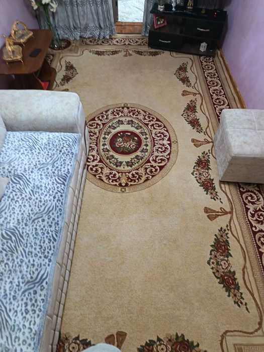 Продается ковер б/у в хорошем состоянии