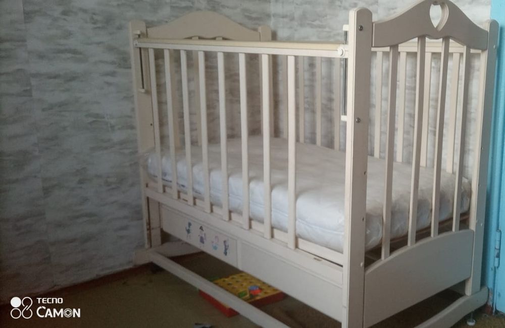 Детская кроватка