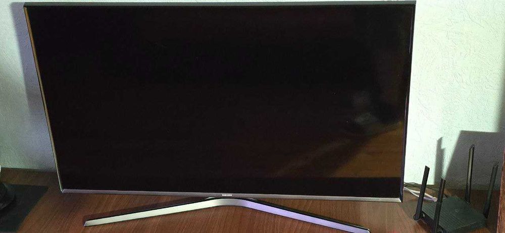 Продам телевизор Samsung 5500 SMART TV 43"