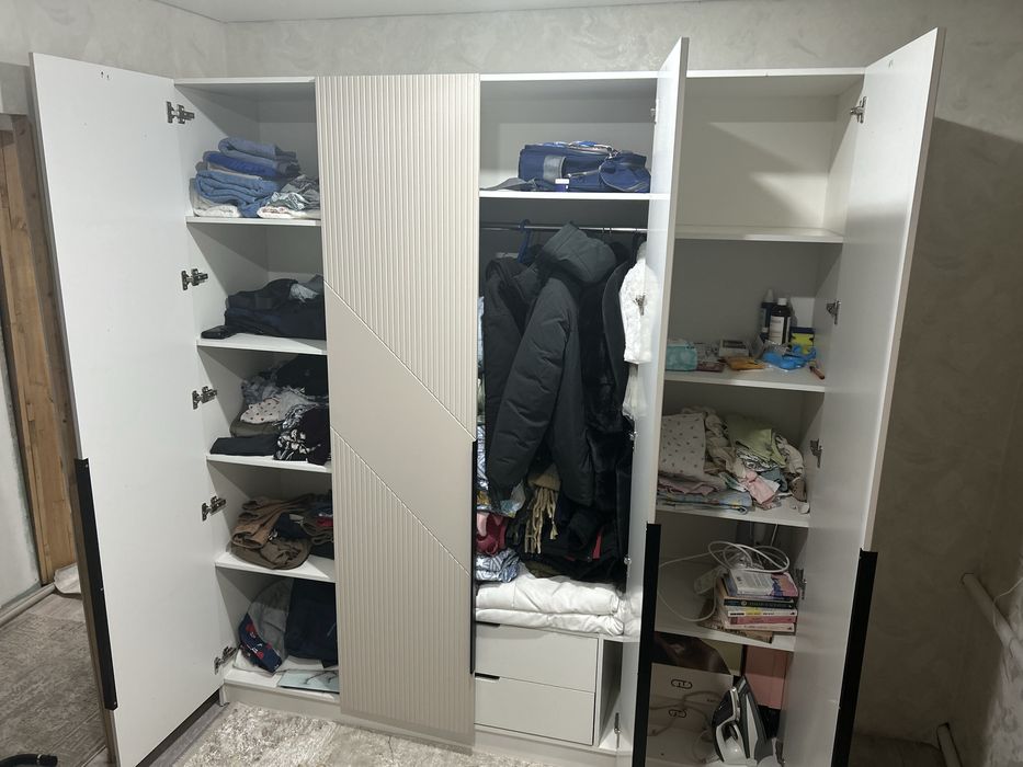 Продам шкаф срочно