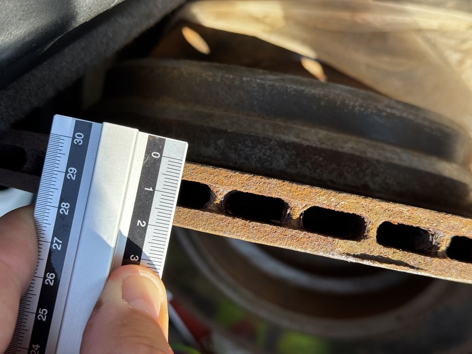 Спирачни дискове и накладки BMW e39 520 525 528