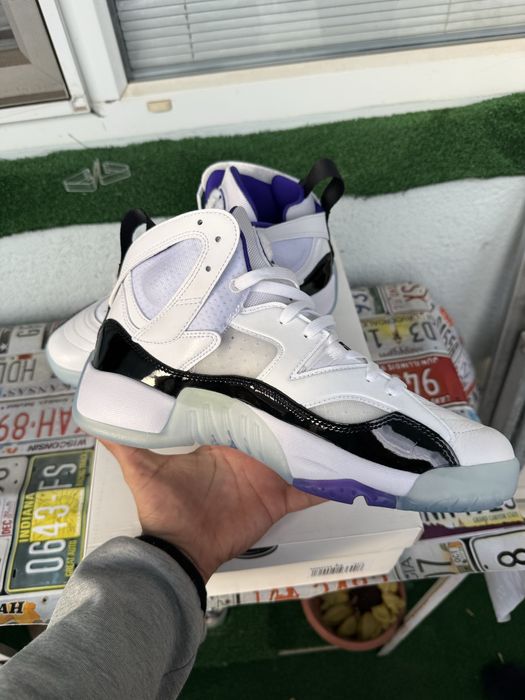 Nike Jordan Two Trey, чисто нови с кутия, EU 44