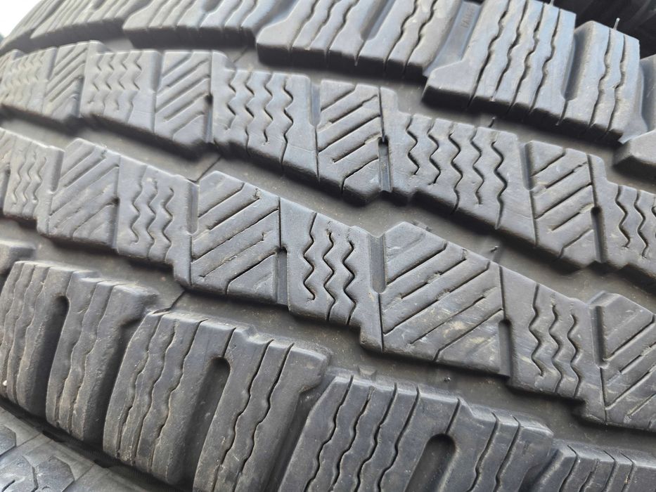 2бр Зимни гуми за БУС 215 65 16 С - Michelin