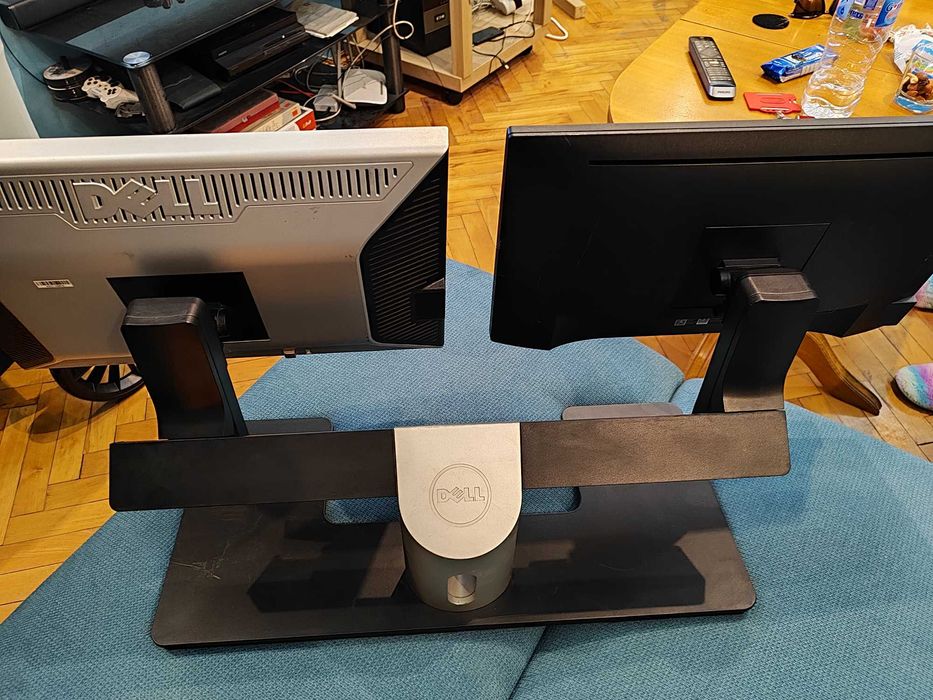 Двойна стойка за монитори Dell