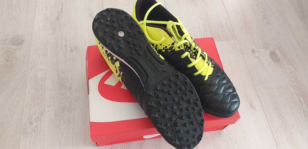 Мъжки спортни обувки размер 44 цена 40лв.