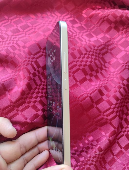 Relme 15t  8 ga 128 gb
