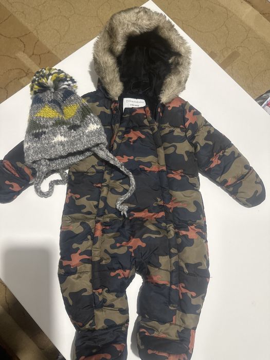 Saloprta iarna pt bebe3-6 luni (68cm) + caciula de iarna