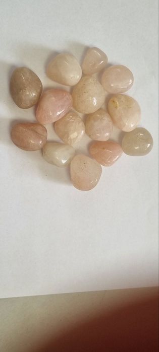 Естествени полускъпоценни камани