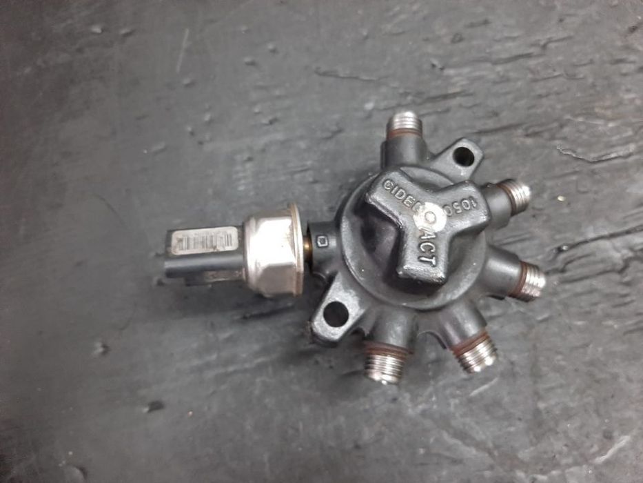 rampa injectoare 1.8 tdci kkda ford focus 2 4m5q9d280da