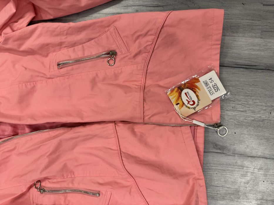 Продам ветровку срочно