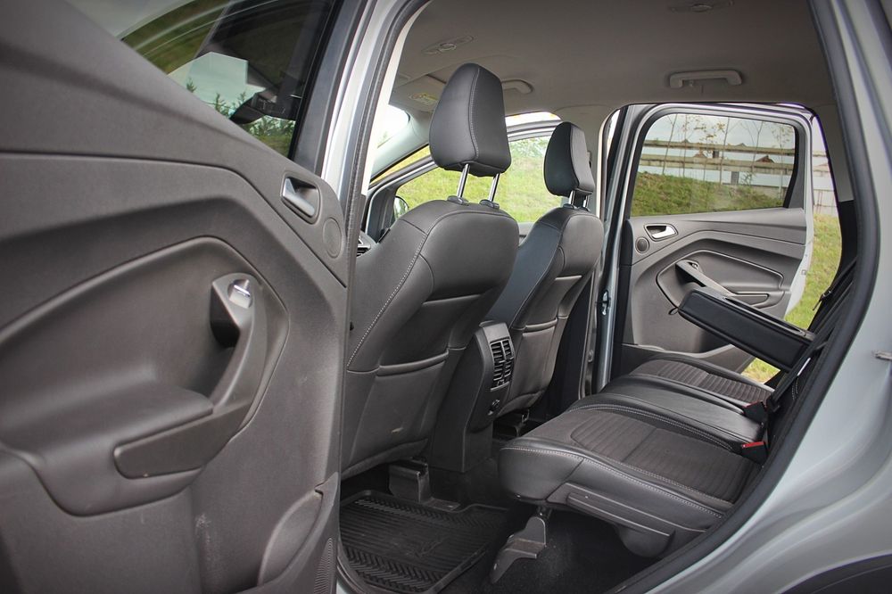 Vând Ford Kuga 2019