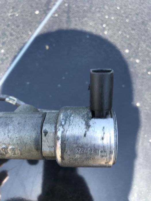 Rampa injectoare senzor presiune  mercedes 220 cdi