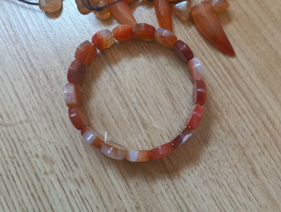 Гривна от минерали