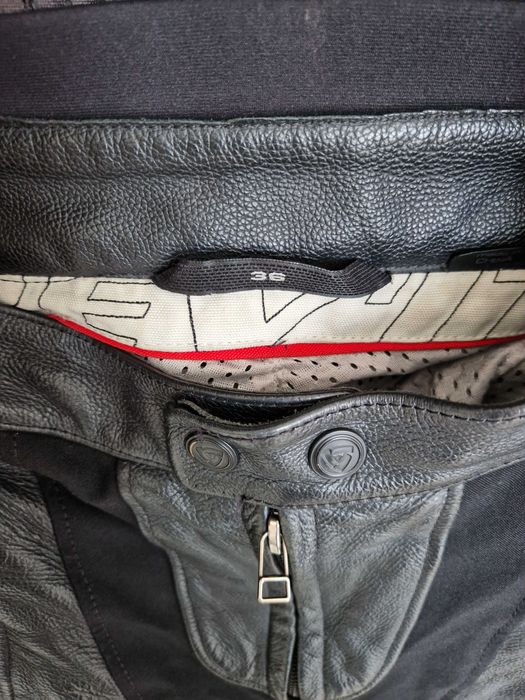 Кожен мото екип Revit