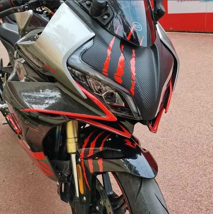 Стикери следи от нокти / за мотор , каска , скутер др.