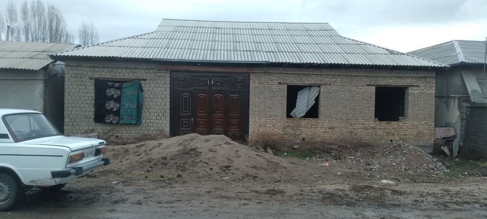 Уй  сотилади 12.60 сотик