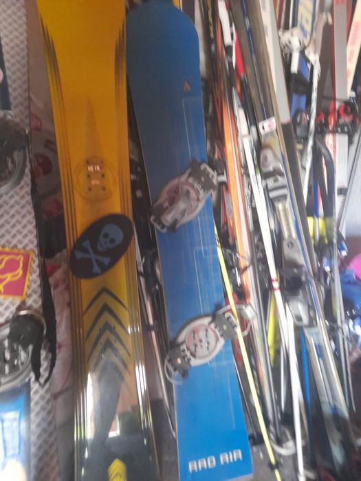 Clăpari,schiuri ,placi ,bete