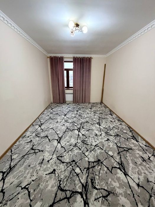 Дехкон бозор бозор янда 3 хонали квартира ИЖАРАГА