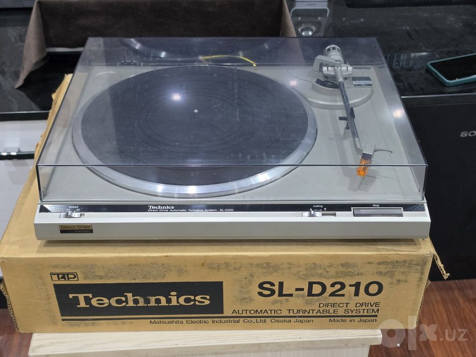 Виниловый проигрыватель Technics SL-D210