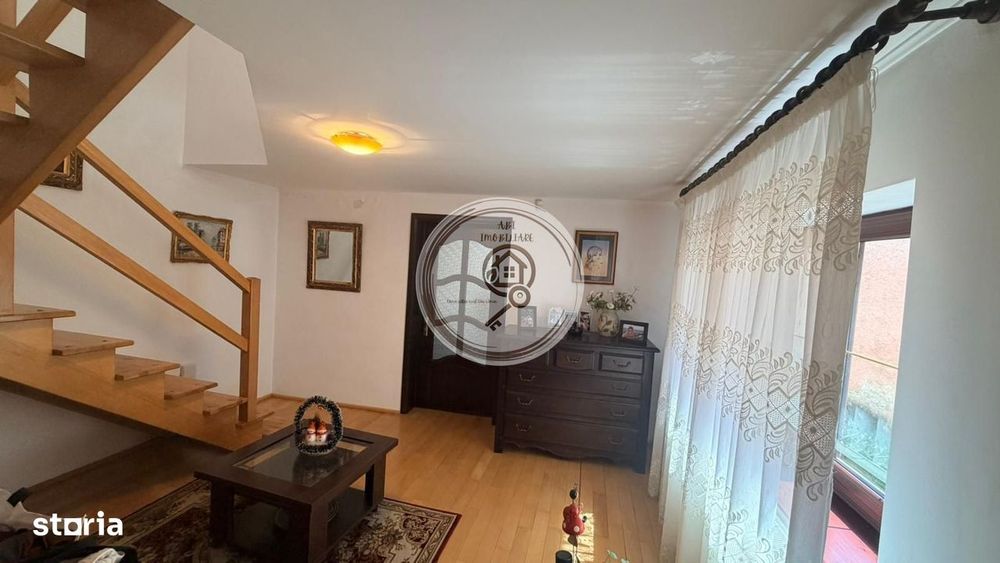 Casă spațioasă cu mansardă, 2 terase& curte – Hălchiu, Str. Bisericii