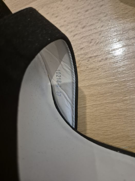 Дамски обувки на ток 37 номер.ново