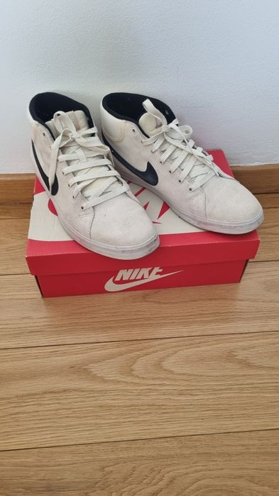 Tenisi Nike piele intoarsa