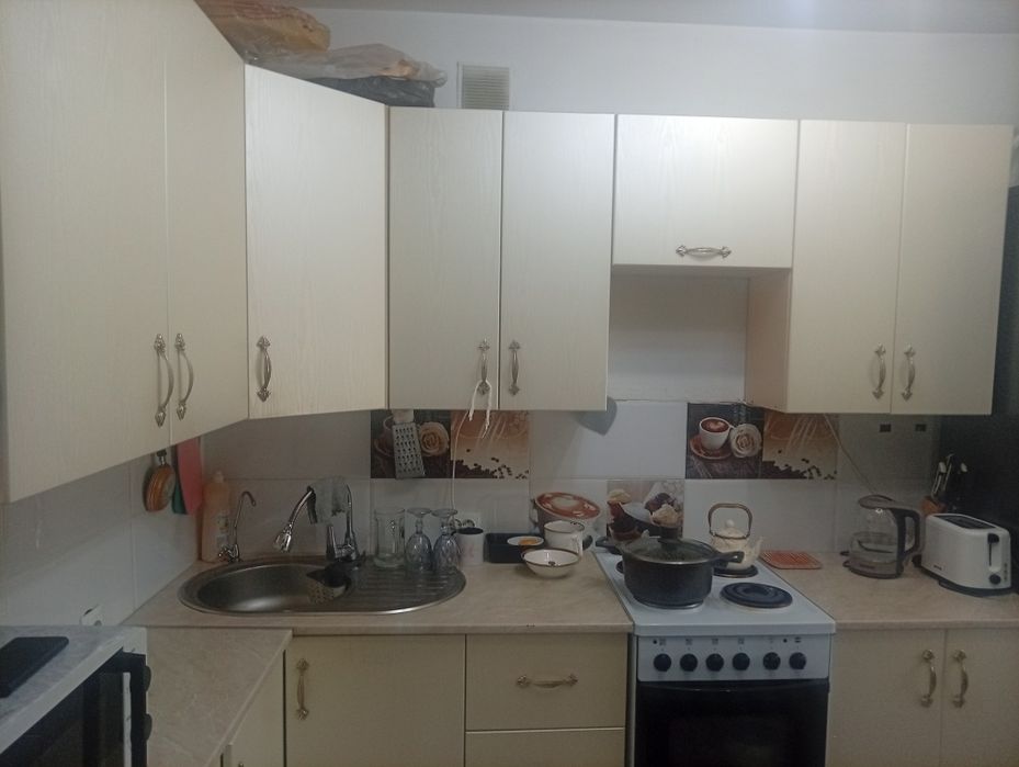 Кухонный гарнитур с плитой
