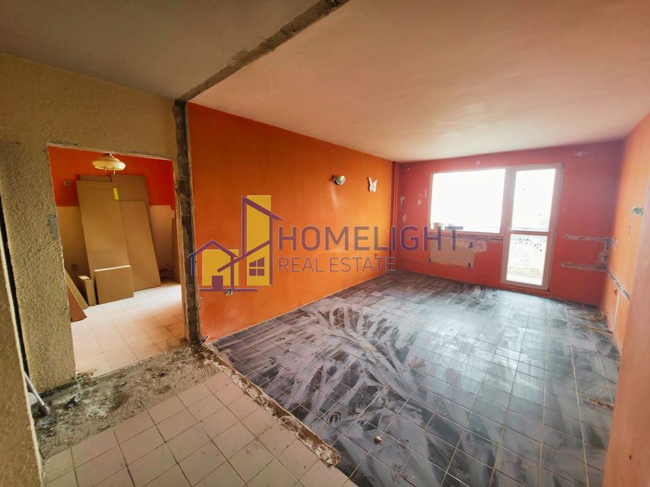 Тристаен апартамент в кв. Люлин 5