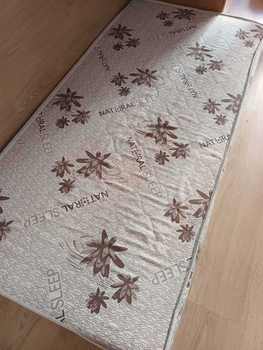 еднолицев матрак