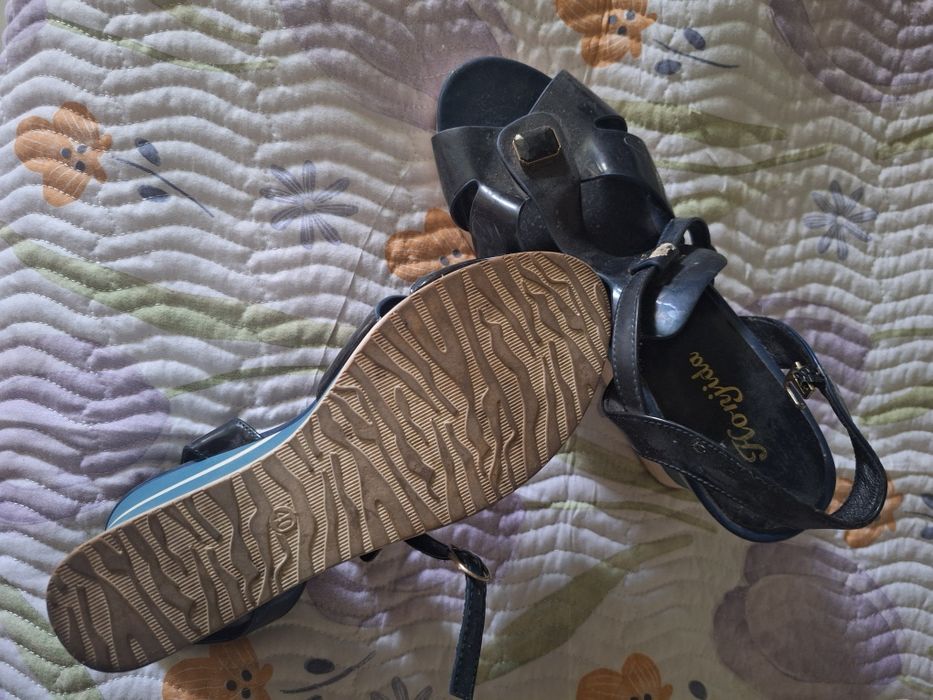 Продам вещи на девушку.