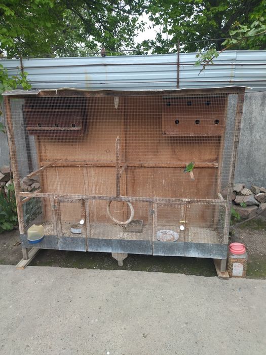 Большая клетка для попугайев