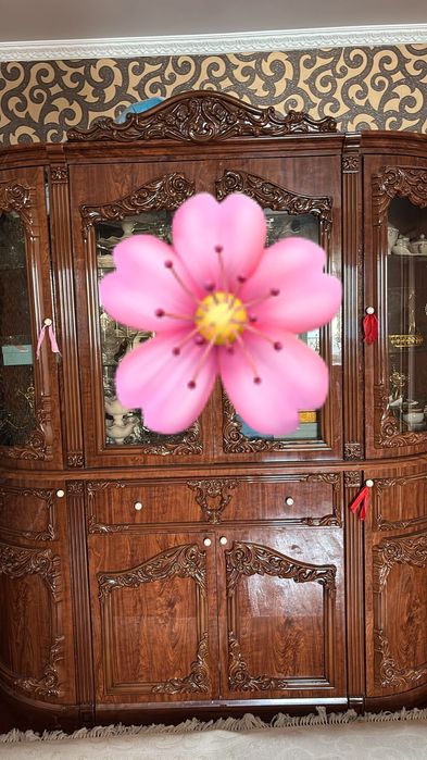 Продам Гостиный Сервант