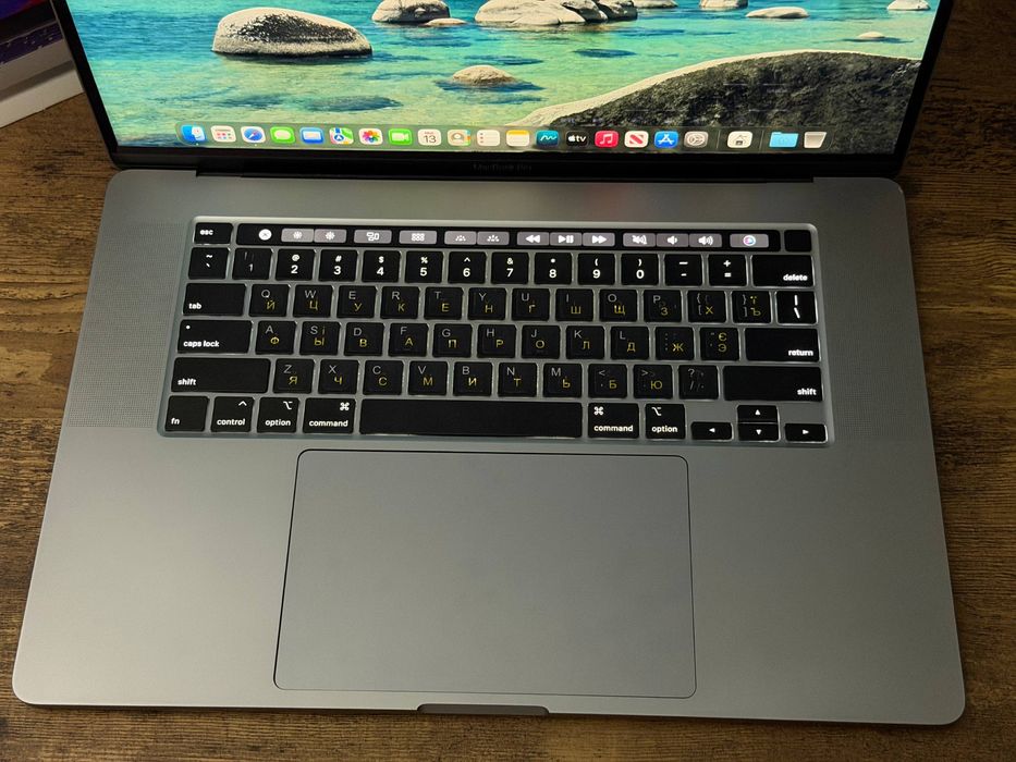 Срочно ! Macbook pro 16 core i7 16/512gb radeon pro Amerika