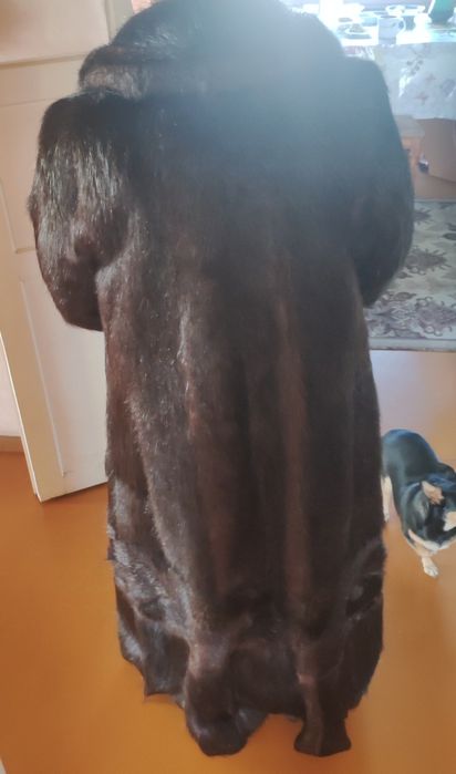 Продам шубу из нутрии