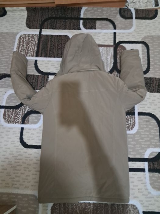 Erkaklar uchun bejiviy, sifatli, issiq, qishki kurtka, holati yangidek