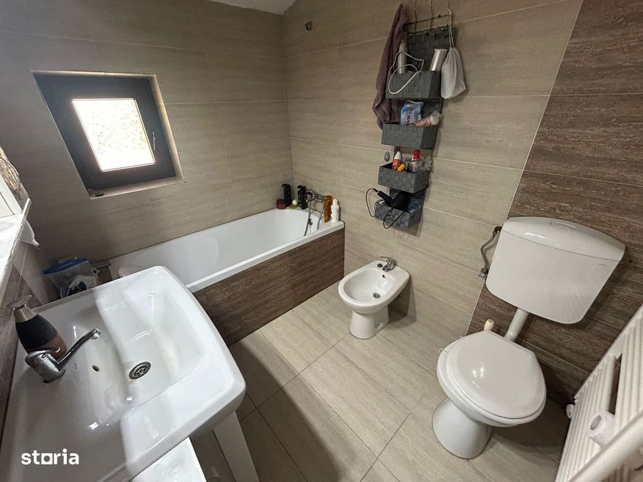 Casa tip duplex - zona Cetate