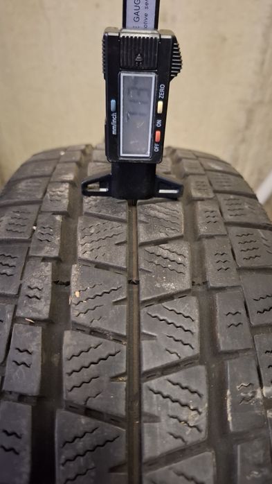 2бр зимни бусови гуми Falken 195 60 16C