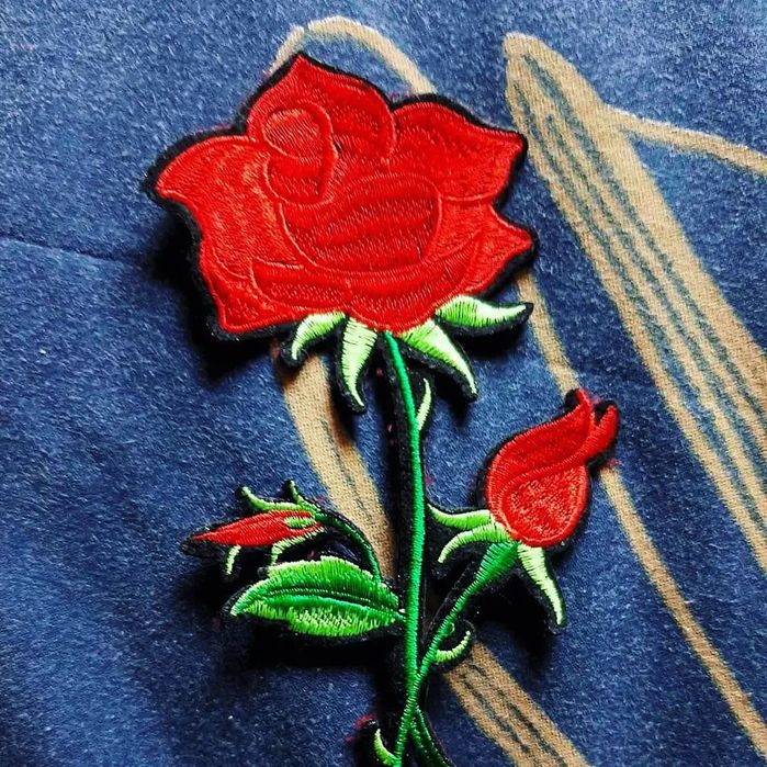 Нашивки за дрехи-рози,Attack on titan,котка,гейминг,череп,Gojo satoru