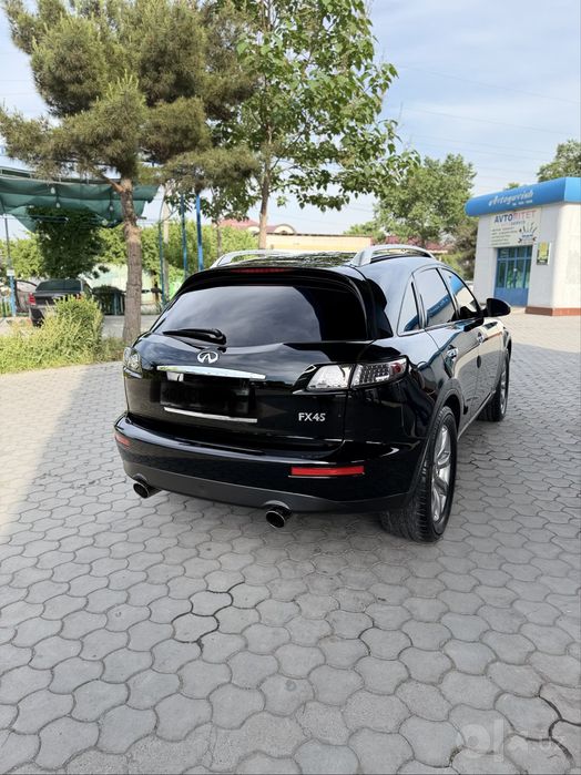 Infiniti fx45  yurgani 81.000