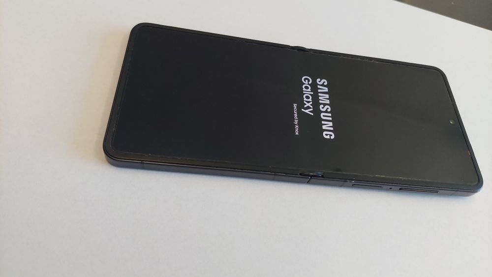 Samsung Z Flip 7 512GB  Нов