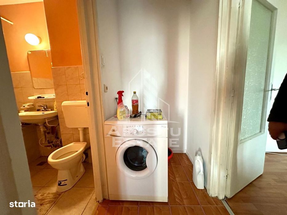 Apartament cu 2 camere de vanzare, lift, zona Centrala, Timisoara