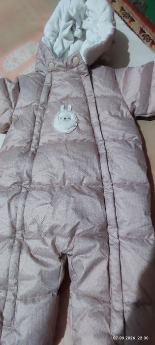 Продам комбинезон для малышки