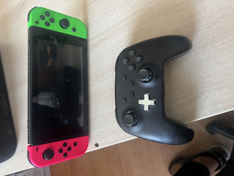 nintendo switch+чанта+допълнителен контролер