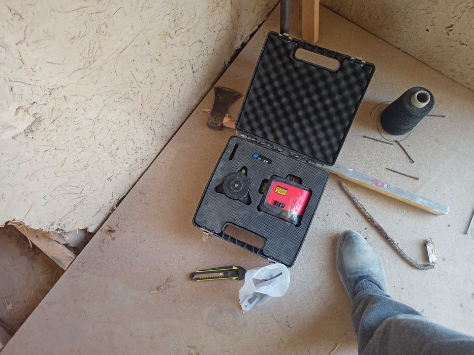 Qurilish xizmatlari. Гишт териш. Qum shuvoq. Том йопиш. Кафел.