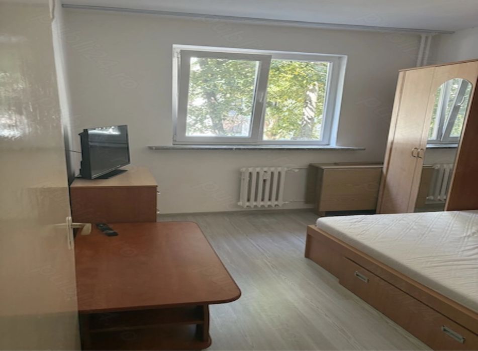 Închiriez apartament 3 camere Trivale 1700